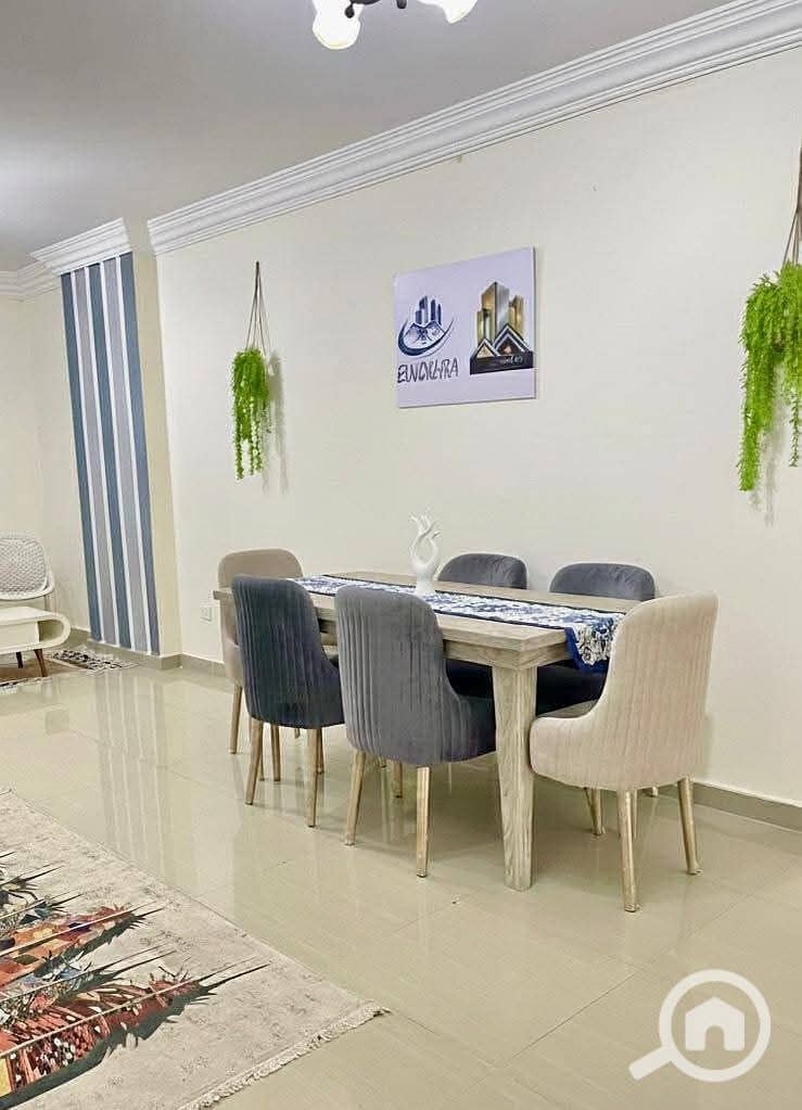 5 5c0f327d-5530-4269-b130-ee6cf293e339. jpg