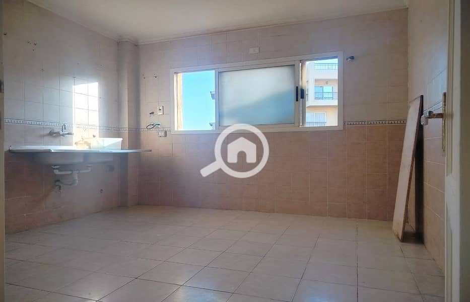 10 c58175a8-90b5-4b08-bf31-3cd8f000e561. jpg