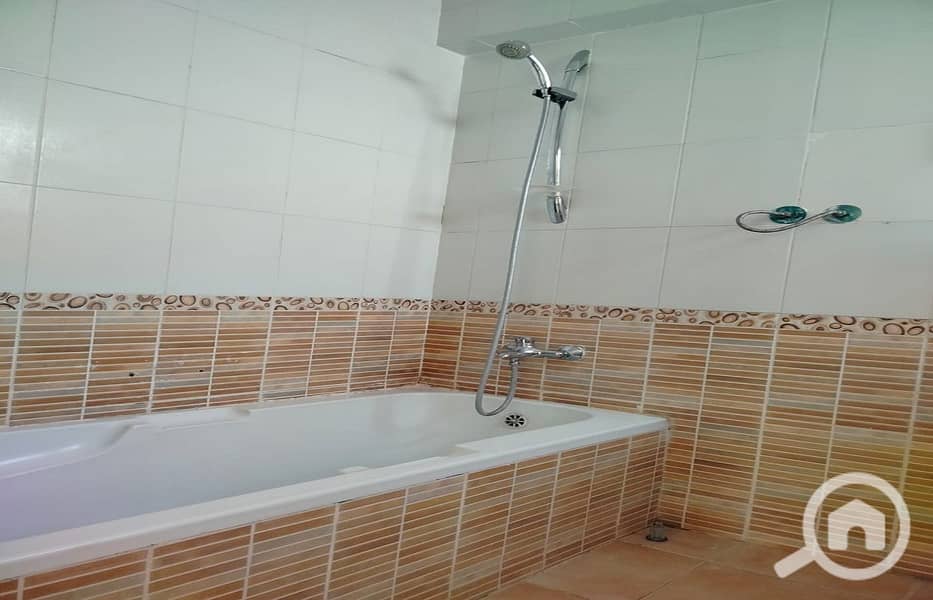 15 f6b03140-d5cd-4981-a91f-c179a75fa14f. jpg