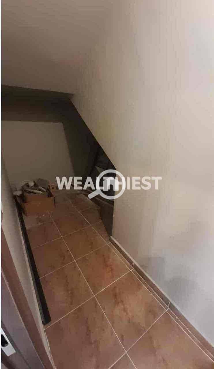 27 22338c04-8d94-4e74-9362-bd3ba5ed9f96. jpg