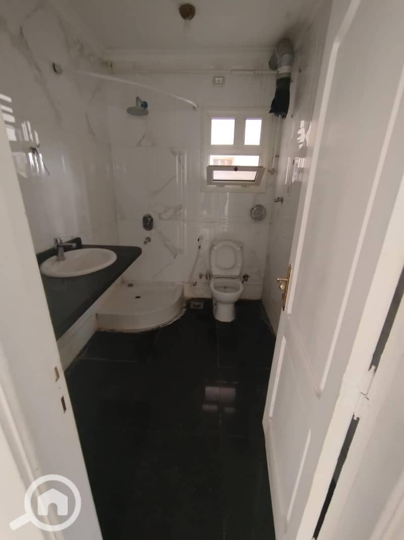 4 9f5dd14c-8eaf-414b-ad79-ed9932672587. jpg