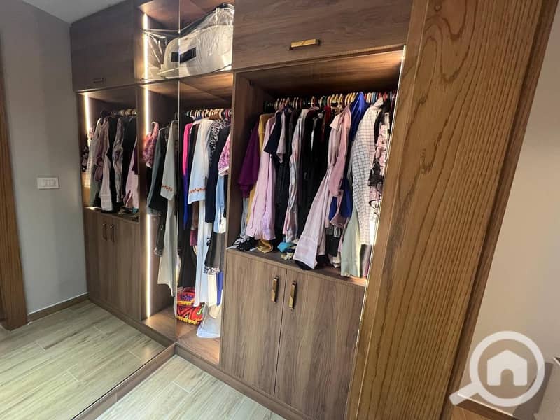 5 2fefd656-8e6c-46f8-b33d-675e97a63d9d. jpg