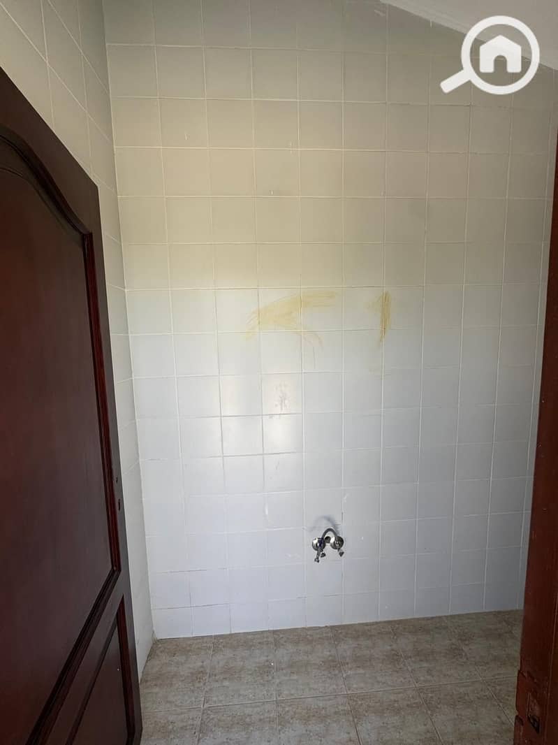 9 2aaf2155-c6a2-426f-a540-b028dd87950f. jpg