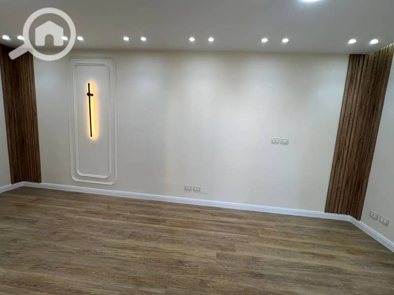 10 b5062f10-cfa7-4d82-96fc-5ef185f8db39. jpg