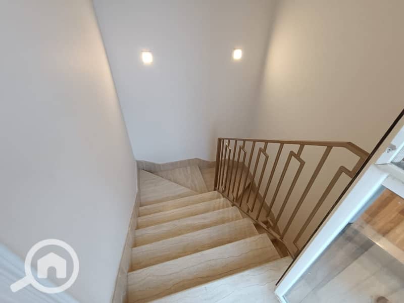 11 13dc4314-50bb-43a7-bb86-ef3de275e38c. jpg