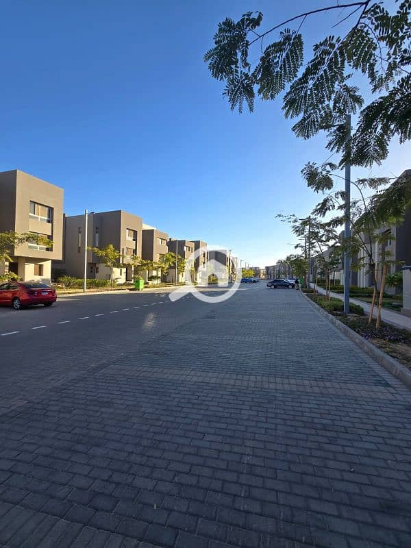 2 7ba225c1-1e78-4ae8-882d-257cbfbc7829. jfif. jpg