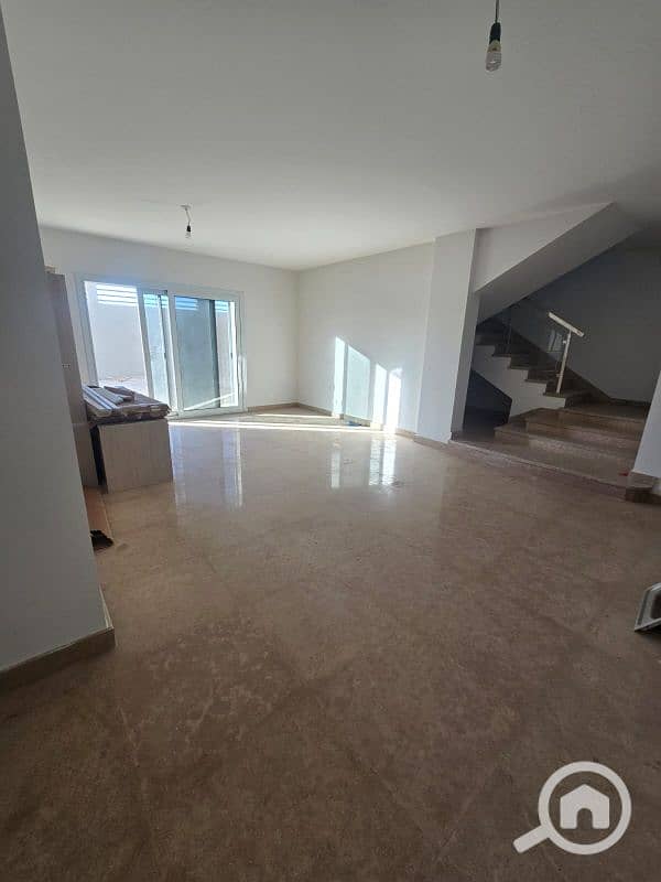 4 d6c723cb-78cf-4105-95bc-f5de2ec84994. jfif. jpg