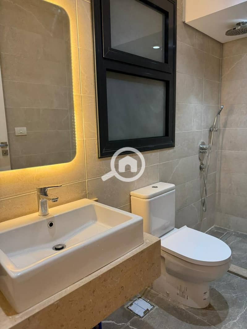 7 2e54c3d6-3b83-46a3-b409-587b5b78d5bc. jpg