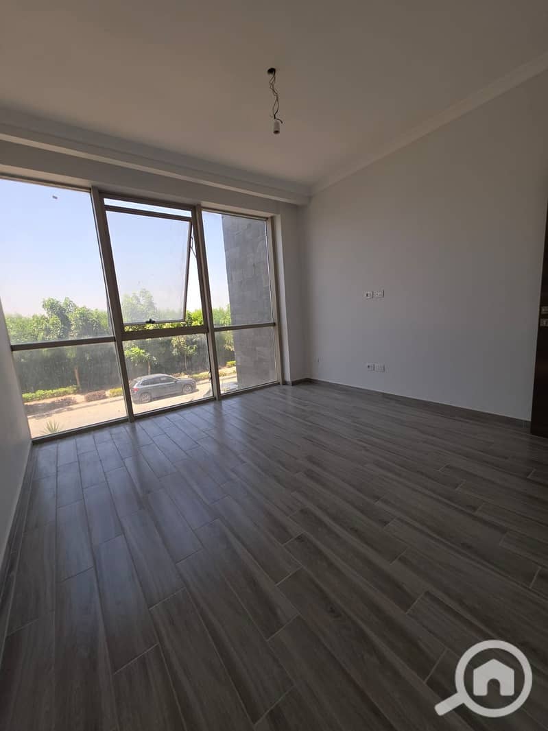 3 26f64ed9-ee87-435e-b7c9-f27a8f160f95. jpg