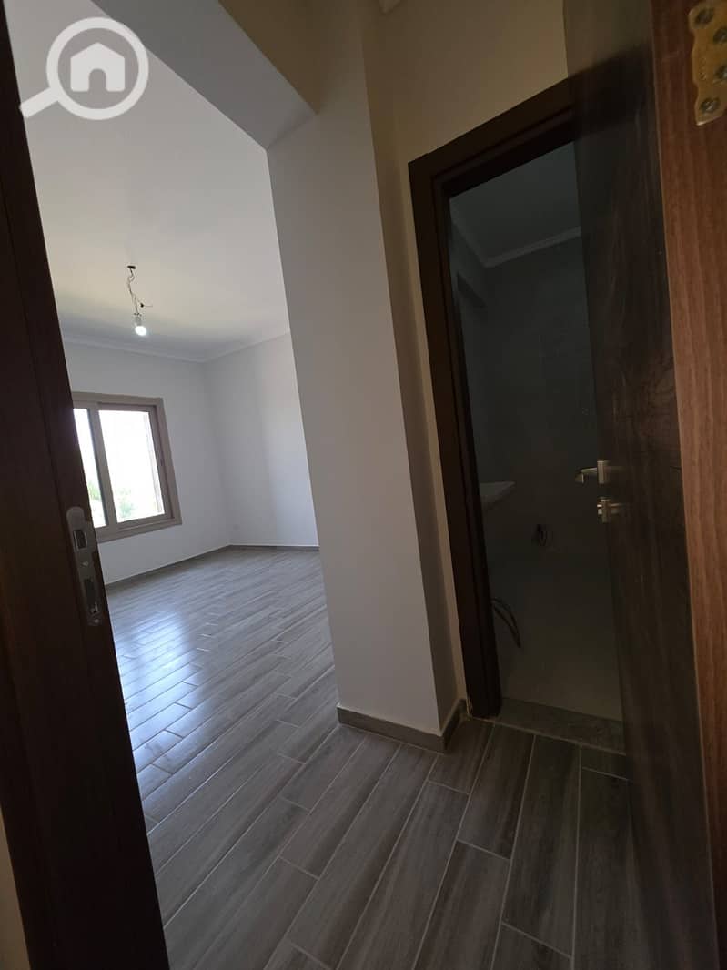 6 562a2714-dd46-4d6d-b424-88ab78f82a32. jpg