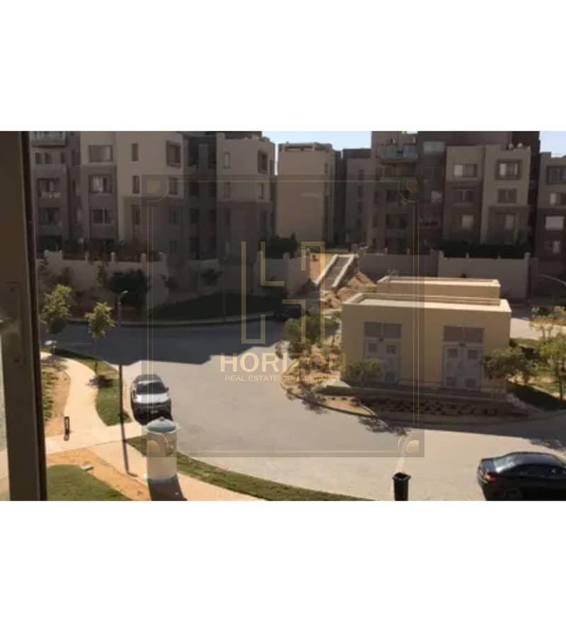 5 8448977-df2b2o. jpg