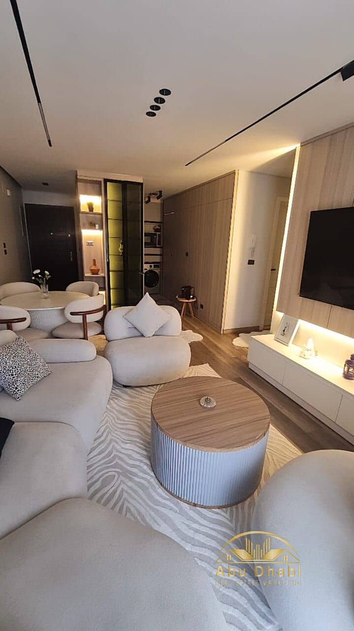 3 5e3f81f5-1d18-4f65-bbae-b4a6644977ed. jpg