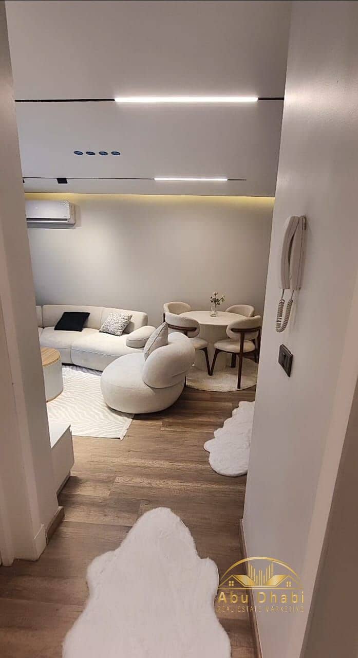 10 7c070c73-ef43-4865-ab3a-7f906af165c2. jpg