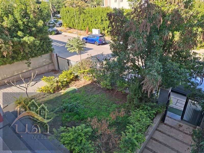 2 17b1bdbc-d3be-4868-98a3-0b5913fd2f70. jpg