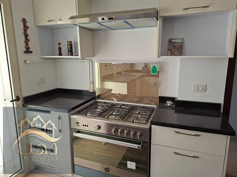 14 65ebfb8e-60a3-48dd-a1d9-875bc5ee2962. jpg