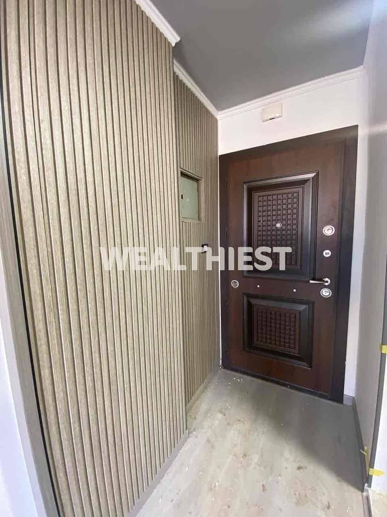 2 2bd4aeda-6313-4ce4-8b7c-61c669c53c39. jpg