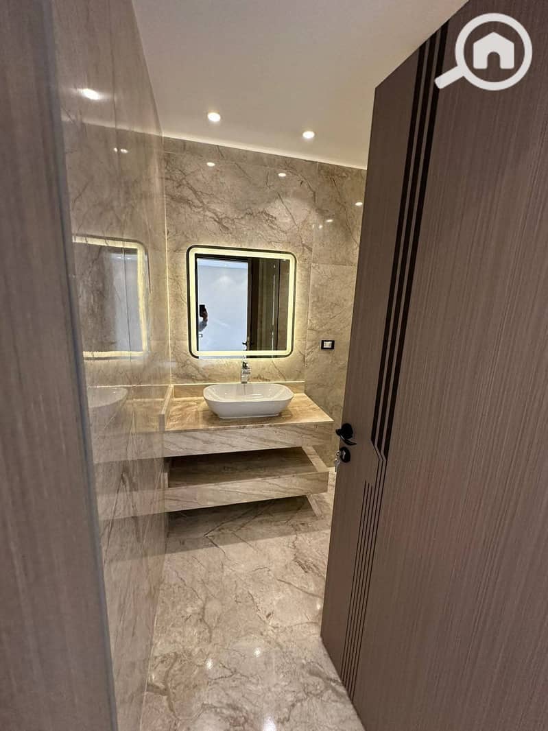 8 FB_IMG_1764225323460. jpg