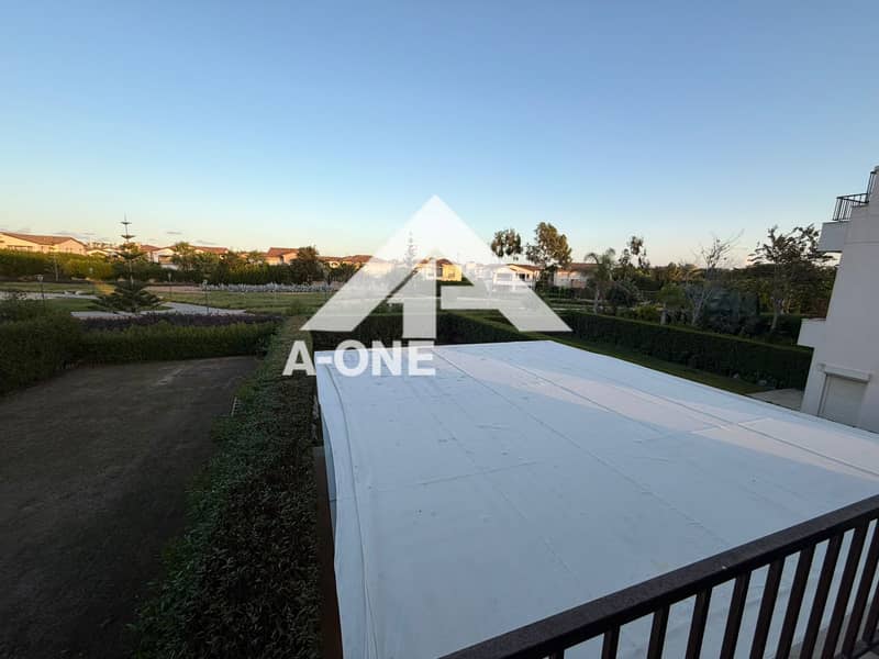 4 203b7d17-691d-4ed9-8e9d-a34cbb5a1508. jpg