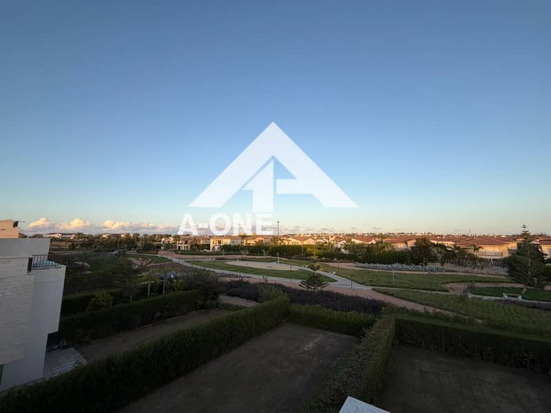 5 3943f19c-2d80-4716-9290-0afffbb2e333. jpg