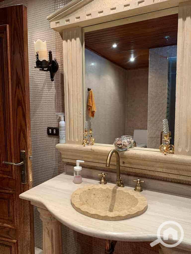 11 03c68300-cd6b-49c5-b1f1-9d06a1af8349. jpg