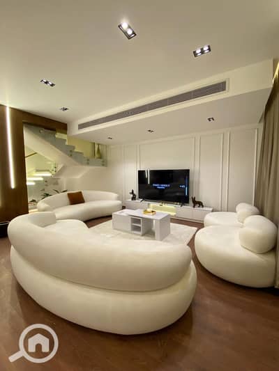 فیلا 5 غرف نوم للايجار في مدينتي، القاهرة - IMG-20251228-WA0003. jpg