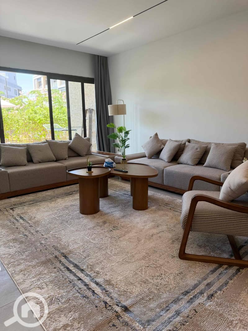 17 85a0b4e0-2795-4f3c-8e37-0e7141bd2863. jpg