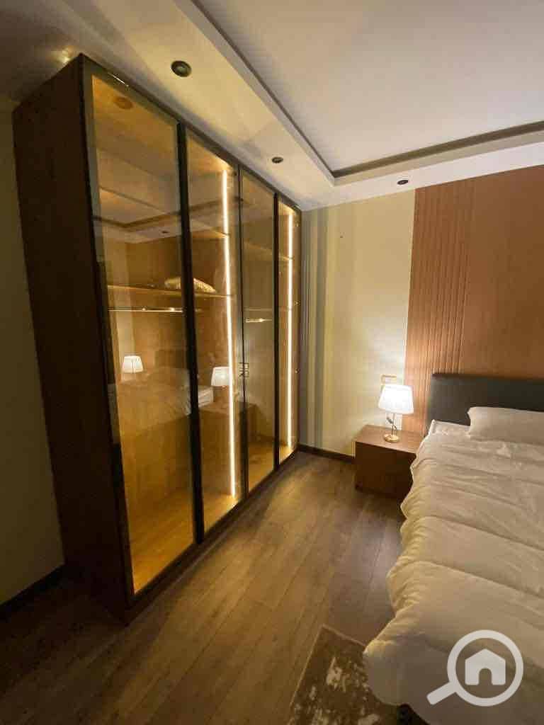 15 e411f261-2579-4ddd-a123-8eeb259edf78. jpg