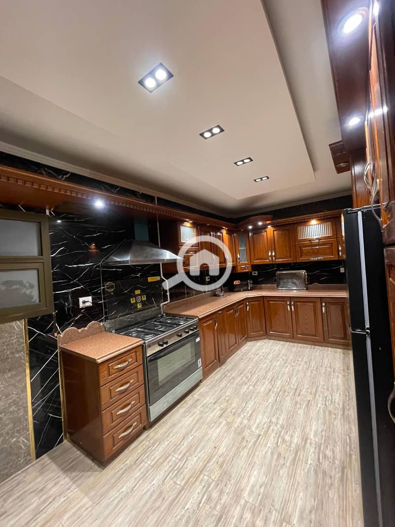 12 efd2b432-c131-4369-9a1f-8821448cc7d6. jpeg