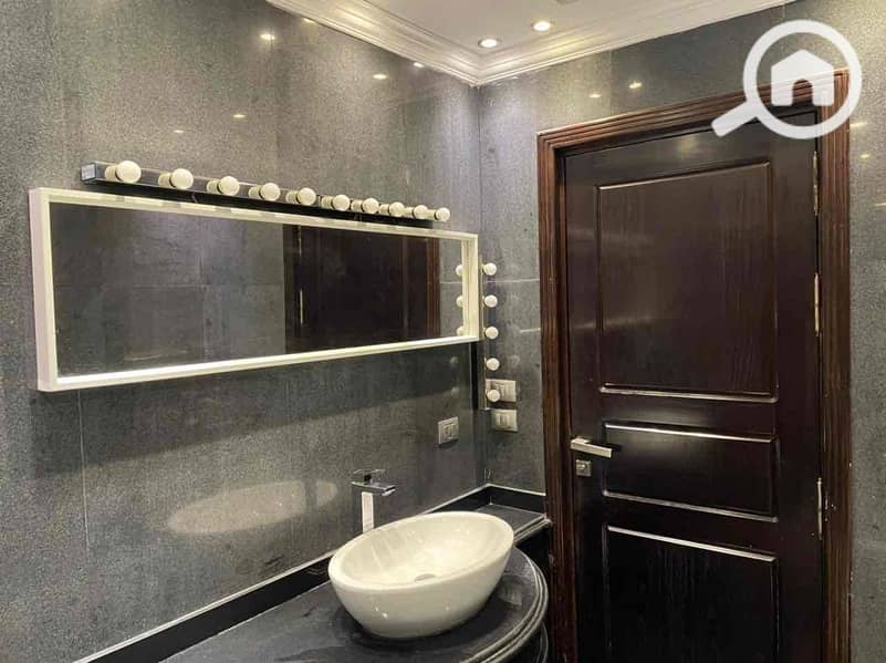 4 7b8f3aa4-4696-4f92-b694-269f1cf6f9e6. jpg