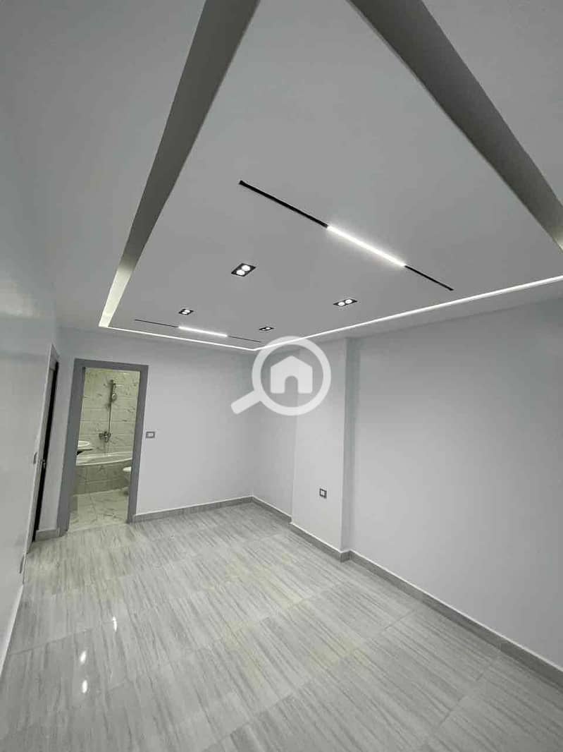 8 28b0c3dc-4b12-420e-8499-86a471e40a39. jpg