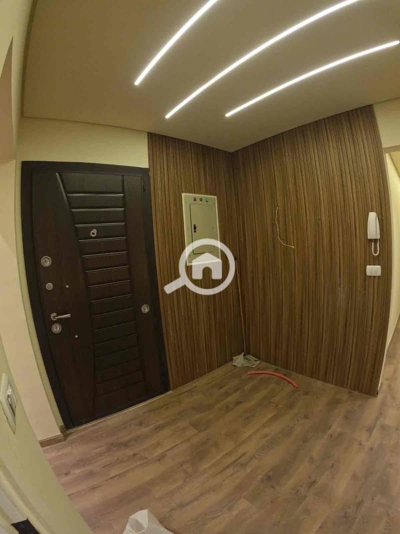 3 e80f6e6c-328e-4cc3-9b92-27b14ded84e9. jpg