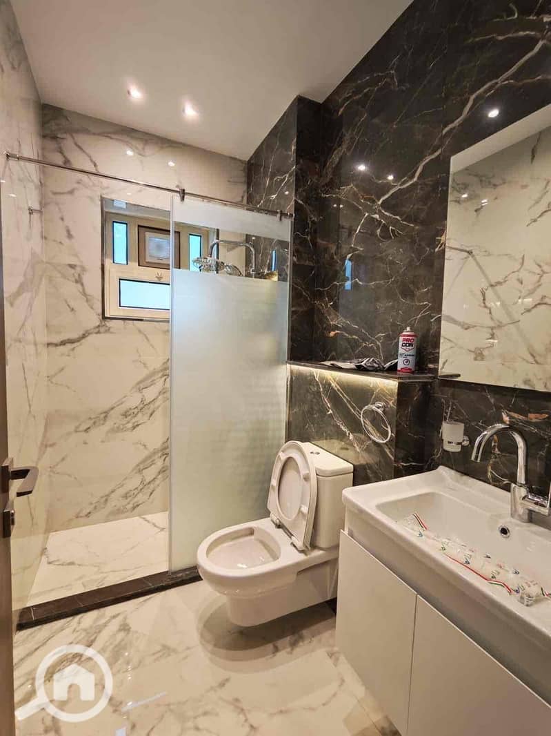 7 711e4bf8-76a6-4184-9c2d-c6d5d92d78ef. jpg