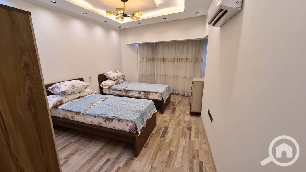 10 881c3bc1-8574-4a1b-a55f-709a87320019. jpeg