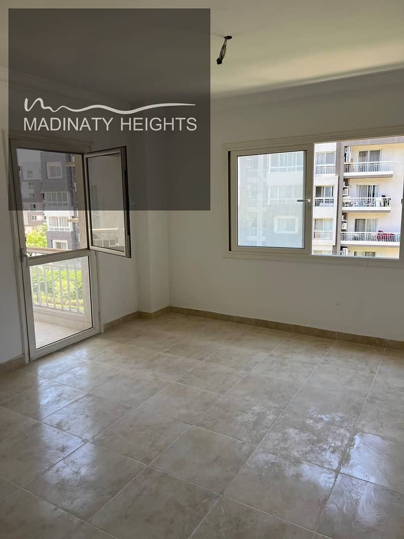 4 WhatsApp Image 2025-12-29 at 2.51. 43 PM090. jpeg