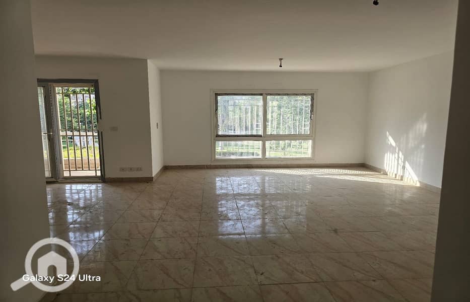 14 d75440b0-bb1e-4884-9daa-4101f400a457. jpg