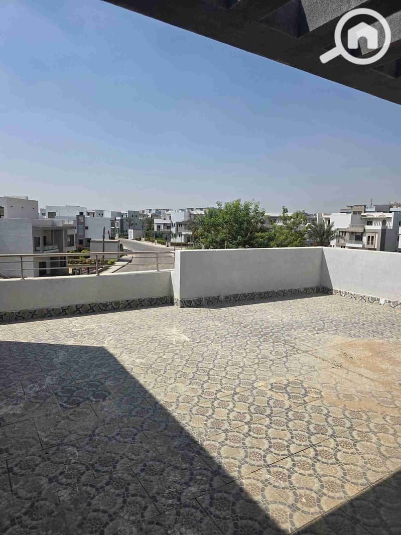 2 FB_IMG_1758857681876. jpg