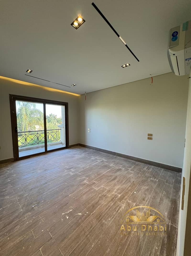 12 e4d13d7e-339d-49aa-a38a-2c84c6370688. jpg