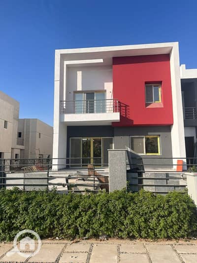 3 Bedroom Villa for Sale in Madinaty, Cairo - e7804b9a-7295-45d0-88a4-9bfb33c1e8c5. jpg 3 Bedroom Villa for Sale in Madinaty, Cairo - e7804b9a-7295-45d0-88a4-9bfb33c1e8c5. jpg