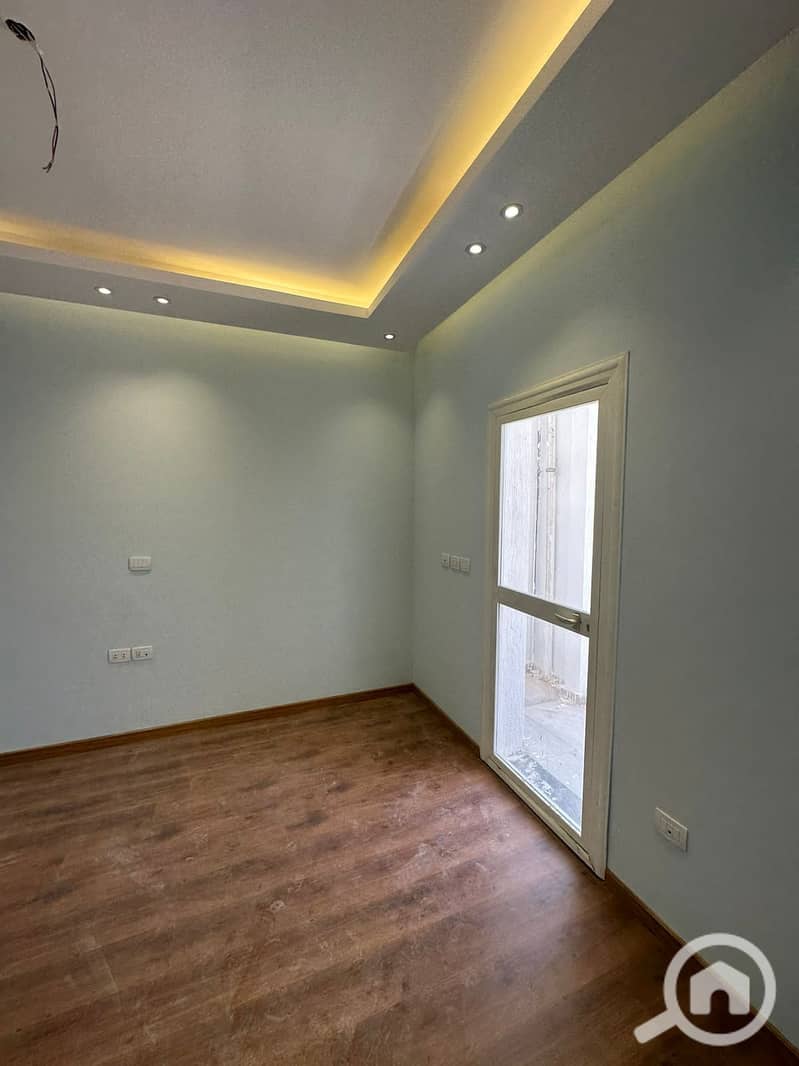 11 06862d5b-bbe0-4868-a5d8-a1a5cf92de67. jpg