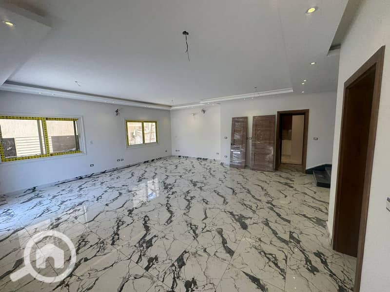 15 a885839b-c7d8-4216-ad12-af27da6a28c0. jpg