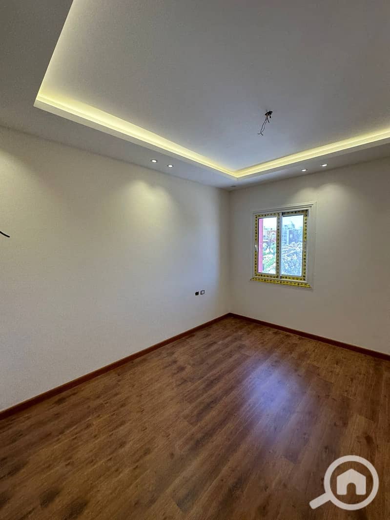 16 b3e510a6-d4e6-4dbe-982b-fe21f88c58ae. jpg