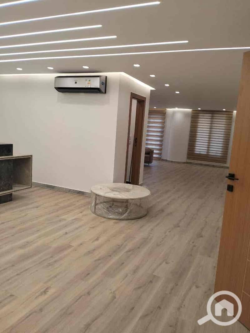 3 f04a45c9-2115-4195-935d-51757875e9f4. jpg