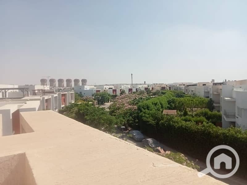 10 a2e3474b-3501-476f-a35a-447b971f9fdb. jpeg