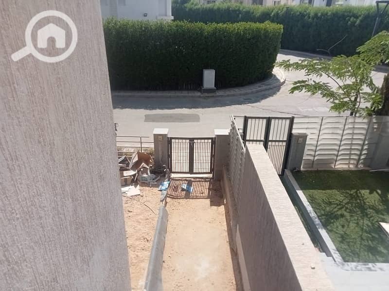 18 f8b386f2-1d18-48d9-b080-2f98e9cbfcd2. jpeg