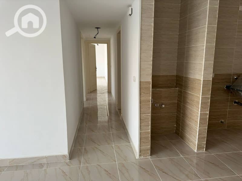 3 8fd40974-597c-4666-9e21-37bf4c3e0f89. jpg