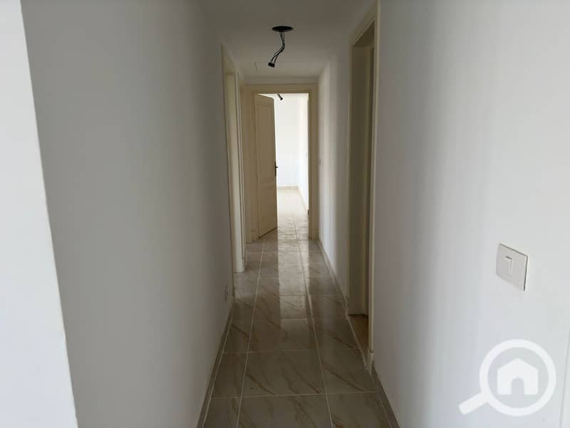 4 55c8b0d0-1f20-4167-9fdc-63f5f43e3a48. jpg