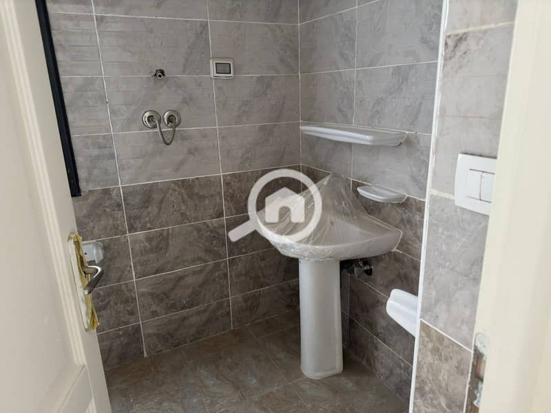 6 df8f9c14-8958-448c-a470-c98f3984bcd5. jpg