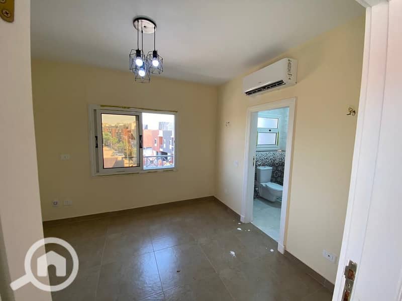 5 WhatsApp Image 2025-10-23 at 1.47. 16 PM (1). jpeg