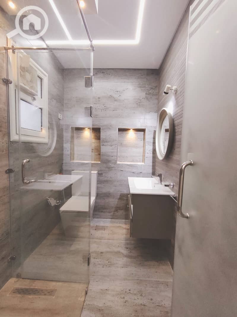 27 c45e55f2-9df2-494e-9732-a7a7a28f7ebe. jpeg