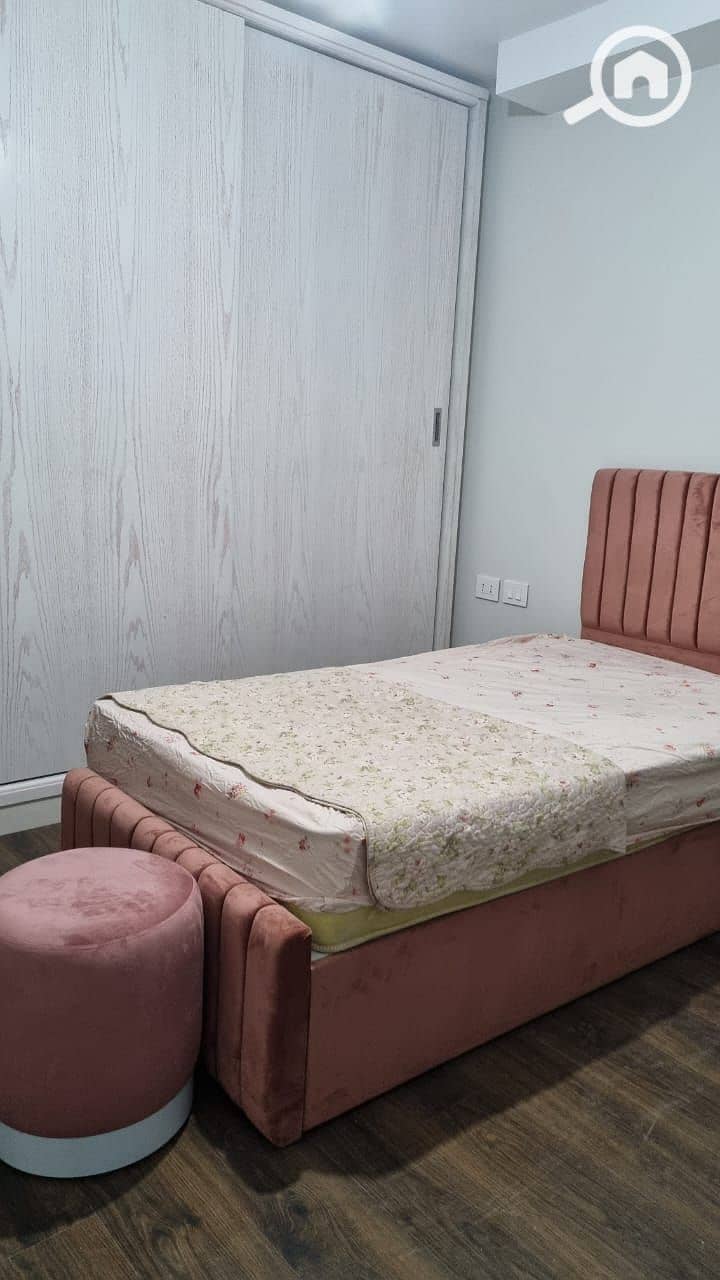 10 fec6a61b-b7a8-4ca3-967b-0fd74eea4cd1. jpg